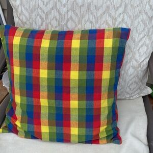 18”x18” pillow covers with zipper.  Set of 4 New, never opened.